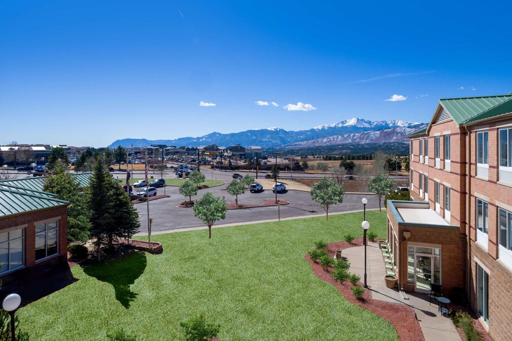 Hilton Garden Inn Colorado Springs Exterior foto